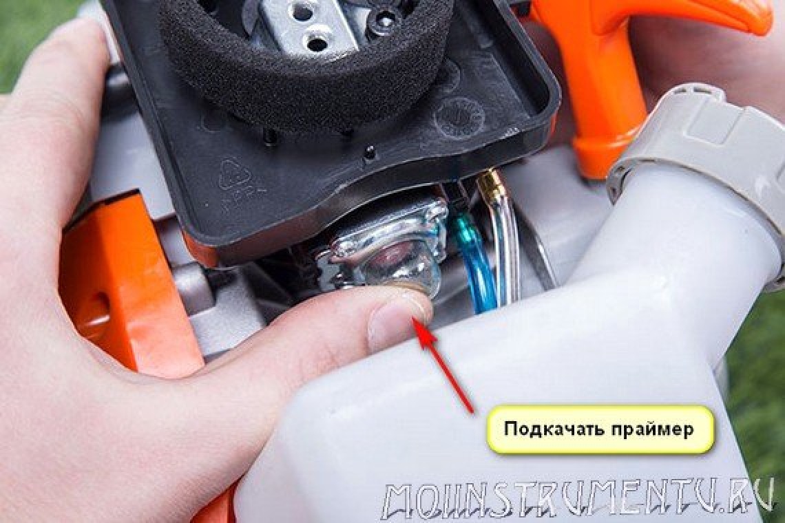 Сапун бензотриммера где находится. Заводка двигателя триммера. Бензокосилка триммер huter. Неисправность в бензином триммере. Сопротивление обмоток катушки зажигания триммера oleo mac sparta 25.