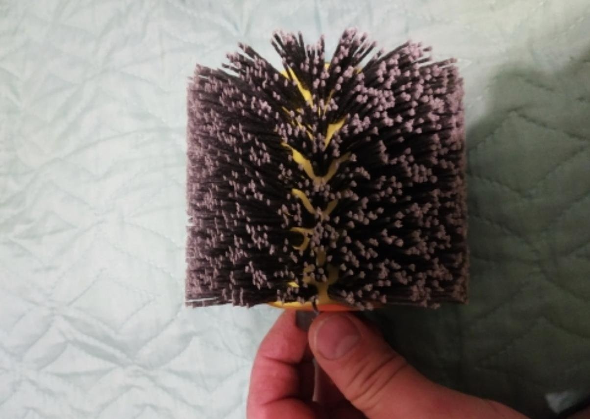 Угловая абразивная щетка