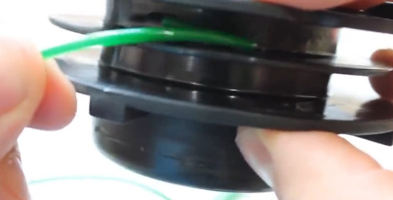 Начинаем сворачивать леску