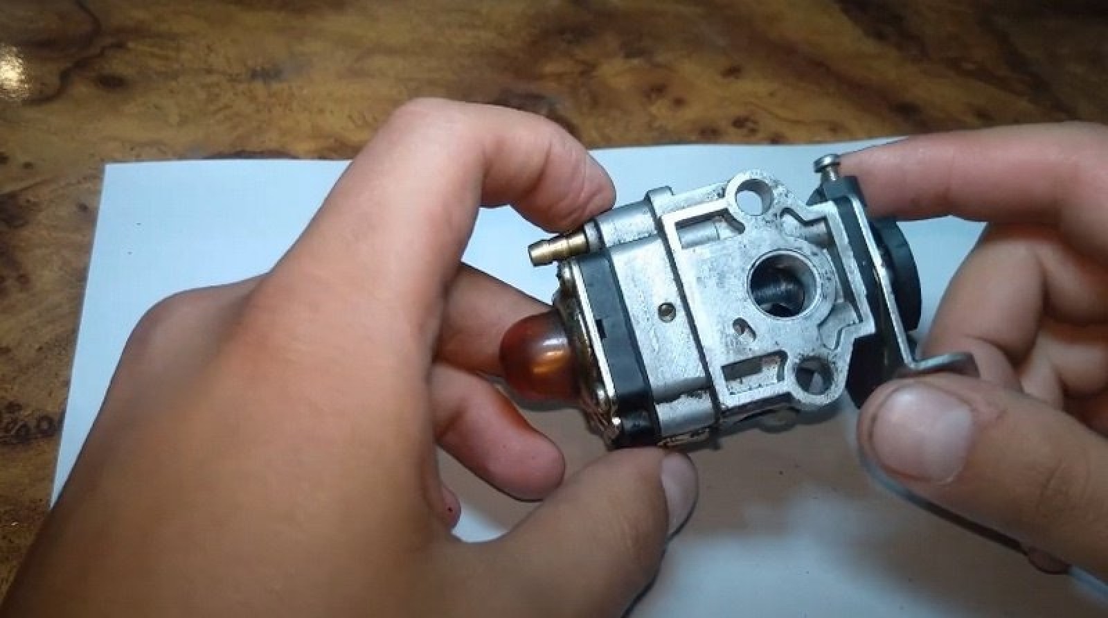 Карбюратор husqvarna 128r. Мотокоса брайт 260. Карбюратор хускварна 128r. Карбюратор stihl fs-55. Карбюратор хускварна р 128.