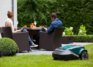 Газонокосилки роботы пользуются в России пока что невысокой популярностью, но, судя по статистике продаж, спрос на них увеличивается ежегодно, прич...