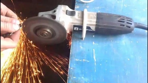 Картинка n. 16. Жесткое крепление к прочной столешнице превращает обычную болгарку в практичную точилку для цепей