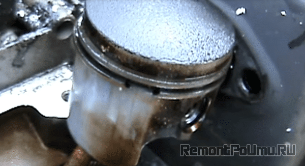 Нагар на поршне