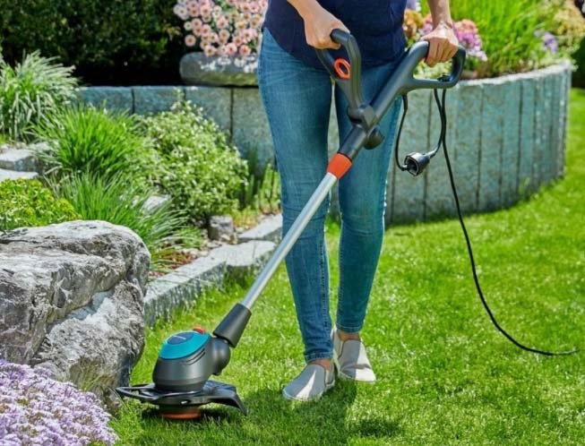 Лучшая легкая газонокосилка для женщин