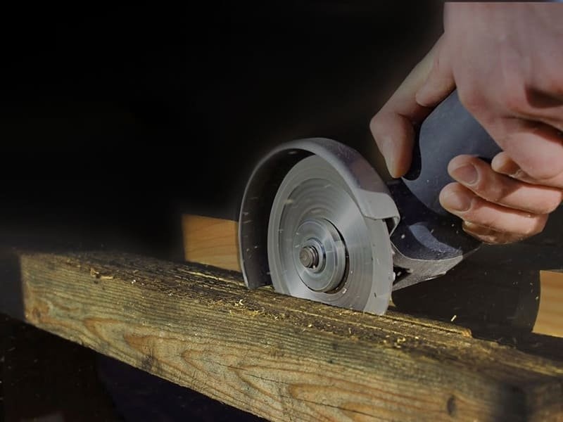 можно ли спилить дерево болгаркой? Можно, но правильно