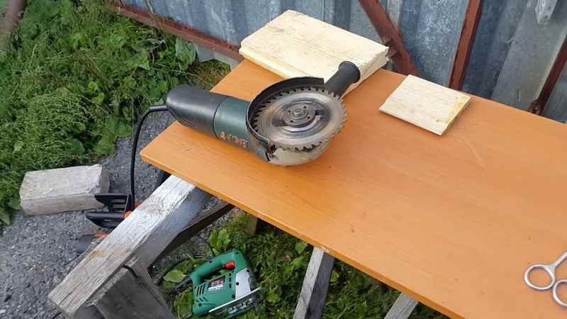 Какой болгаркой работать по дереву